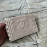 Chanel Big Logo Schultertasche creme