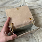 Chanel Big Logo Schultertasche creme