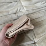 Chanel Big Logo Schultertasche creme