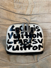 Laden Sie das Bild in den Galerie-Viewer, Vintage Louis Vuitton x Stephan Sprouse Graffiti Alma