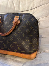 Laden Sie das Bild in den Galerie-Viewer, Louis Vuitton Alma