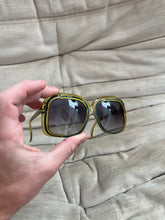 Laden Sie das Bild in den Galerie-Viewer, Christian Dior Sunglasses