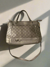 Laden Sie das Bild in den Galerie-Viewer, Gucci Silver Bag