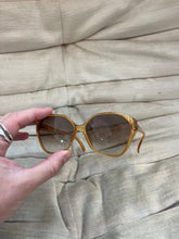 Laden Sie das Bild in den Galerie-Viewer, Christian Dior Sunglasses