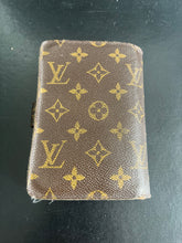 Laden Sie das Bild in den Galerie-Viewer, Louis Vuitton Wallet