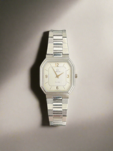 Laden Sie das Bild in den Galerie-Viewer, Omega DeVille Quartz (Women)