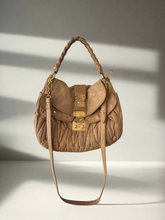 Laden Sie das Bild in den Galerie-Viewer, Miu Miu Leather Handbag