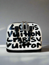 Laden Sie das Bild in den Galerie-Viewer, Vintage Louis Vuitton x Stephan Sprouse Graffiti Alma