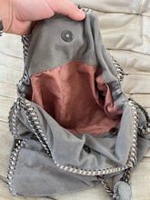 Laden Sie das Bild in den Galerie-Viewer, Stella McCartney Shoulder Bag big