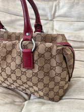 Laden Sie das Bild in den Galerie-Viewer, Gucci Handbag