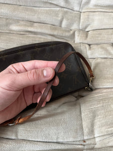 Louis Vuitton Pochette