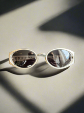 Laden Sie das Bild in den Galerie-Viewer, Vogue Sunglasses