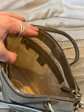 Laden Sie das Bild in den Galerie-Viewer, Gucci Silver Bag