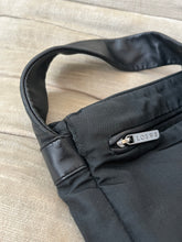 Laden Sie das Bild in den Galerie-Viewer, Loewe Crossbody/Shoulder Bag