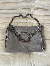 Laden Sie das Bild in den Galerie-Viewer, Stella McCartney Shoulder Bag big