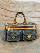 Laden Sie das Bild in den Galerie-Viewer, Louis Vuitton Denim Neo Speedy