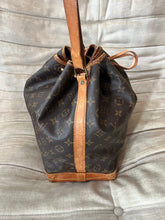 Laden Sie das Bild in den Galerie-Viewer, Louis Vuitton Sac Noe Grande