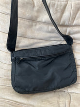 Laden Sie das Bild in den Galerie-Viewer, Loewe Crossbody/Shoulder Bag