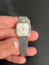 Laden Sie das Bild in den Galerie-Viewer, Omega DeVille Quartz (Women)