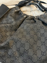 Laden Sie das Bild in den Galerie-Viewer, Gucci Handbag