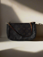 Laden Sie das Bild in den Galerie-Viewer, Louis Vuitton Pochette