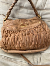 Laden Sie das Bild in den Galerie-Viewer, Miu Miu Leather Handbag