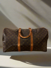 Laden Sie das Bild in den Galerie-Viewer, Louis Vuitton Keepall 50