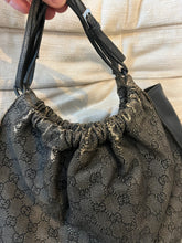 Laden Sie das Bild in den Galerie-Viewer, Gucci Handbag