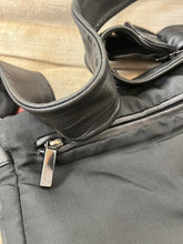 Laden Sie das Bild in den Galerie-Viewer, Loewe Crossbody/Shoulder Bag